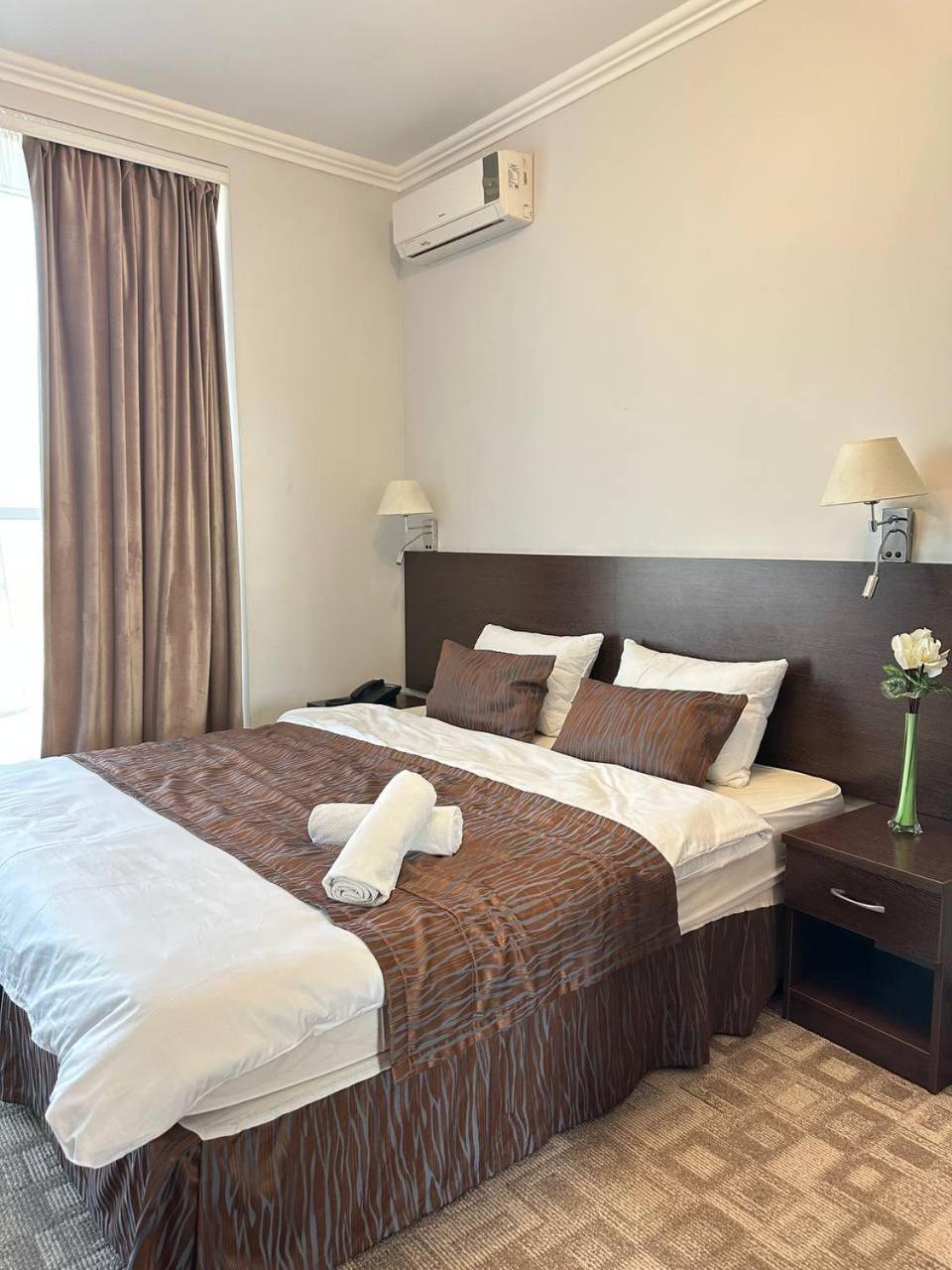 Tanzharyk Hotel Aktobe Exterior photo