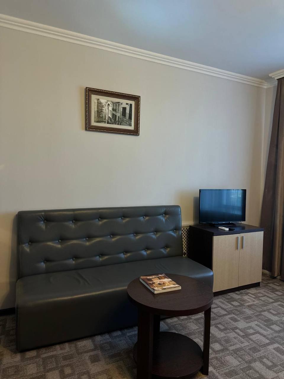 Tanzharyk Hotel Aktobe Exterior photo