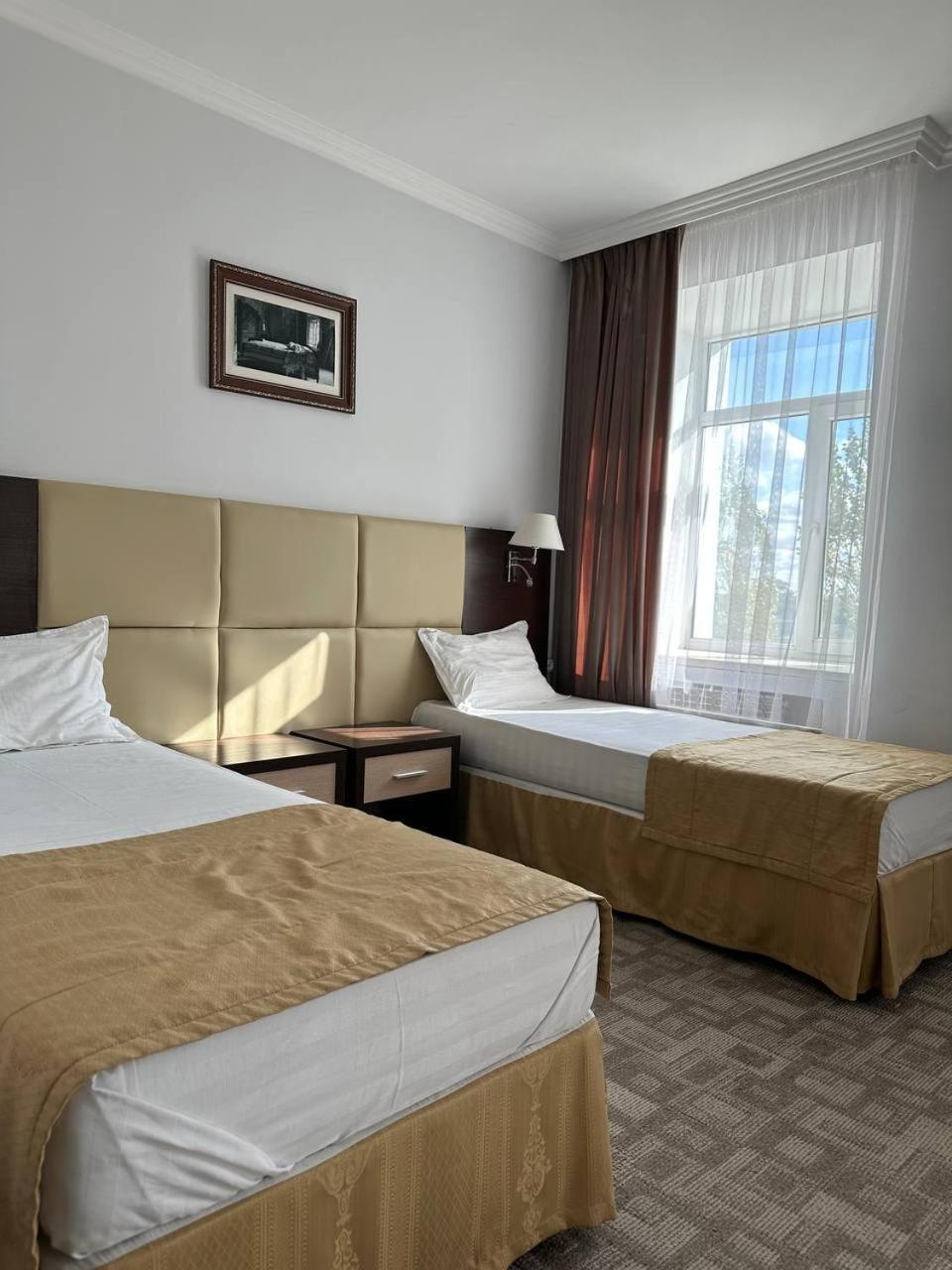 Tanzharyk Hotel Aktobe Exterior photo