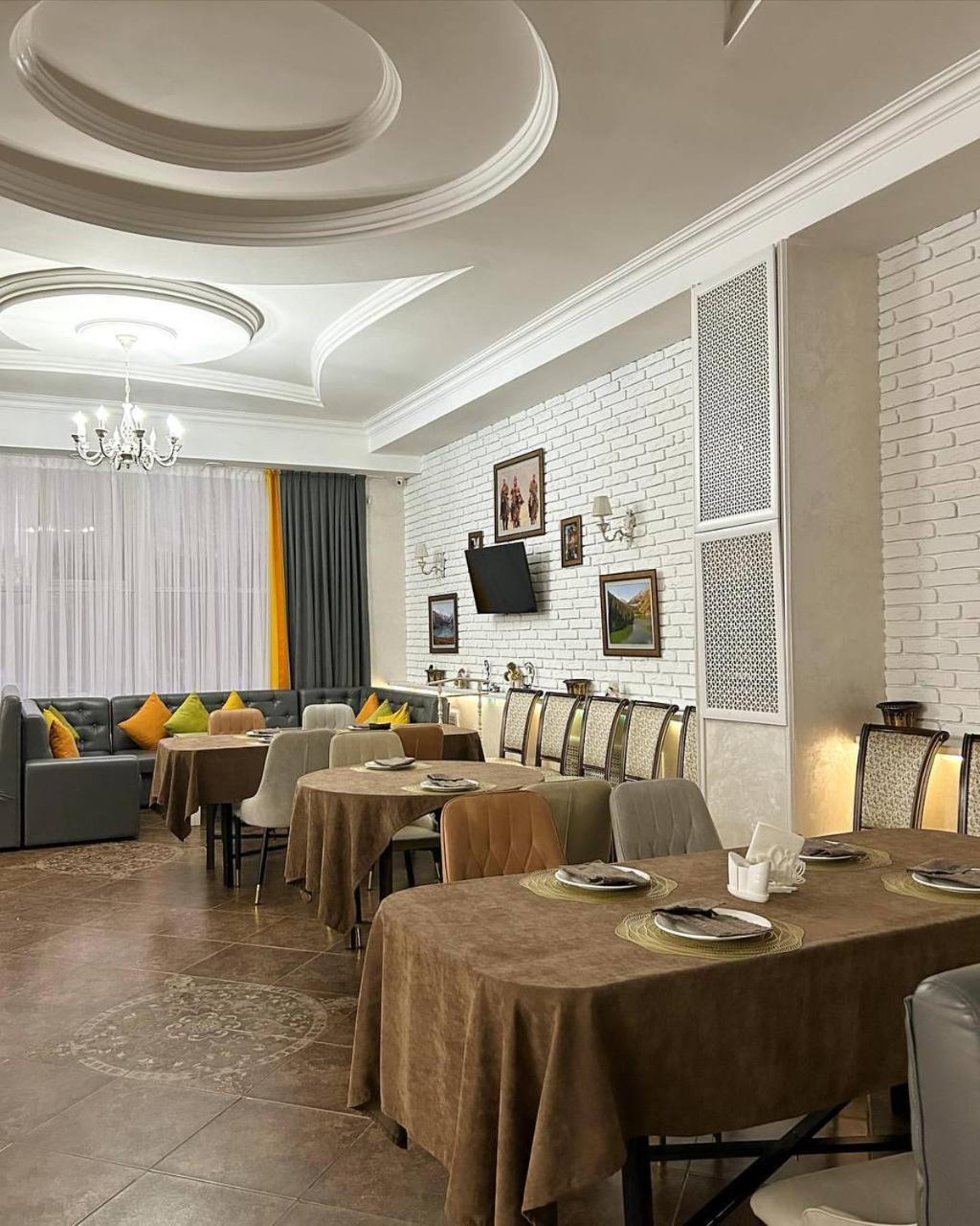 Tanzharyk Hotel Aktobe Exterior photo