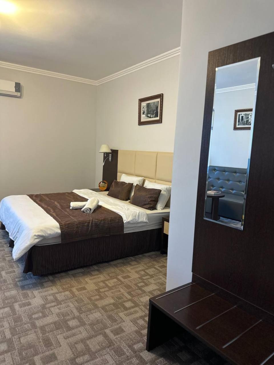 Tanzharyk Hotel Aktobe Exterior photo
