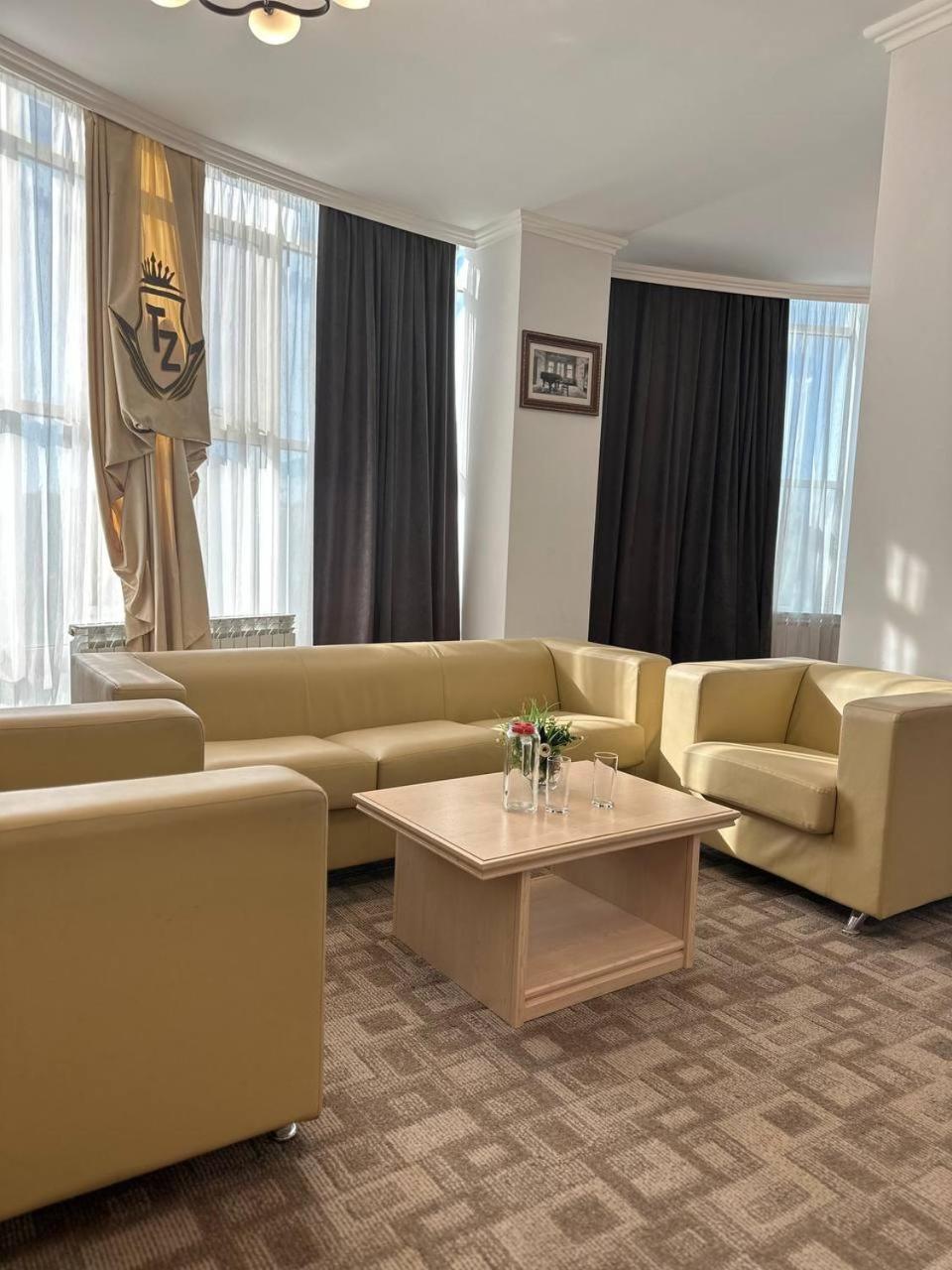 Tanzharyk Hotel Aktobe Exterior photo