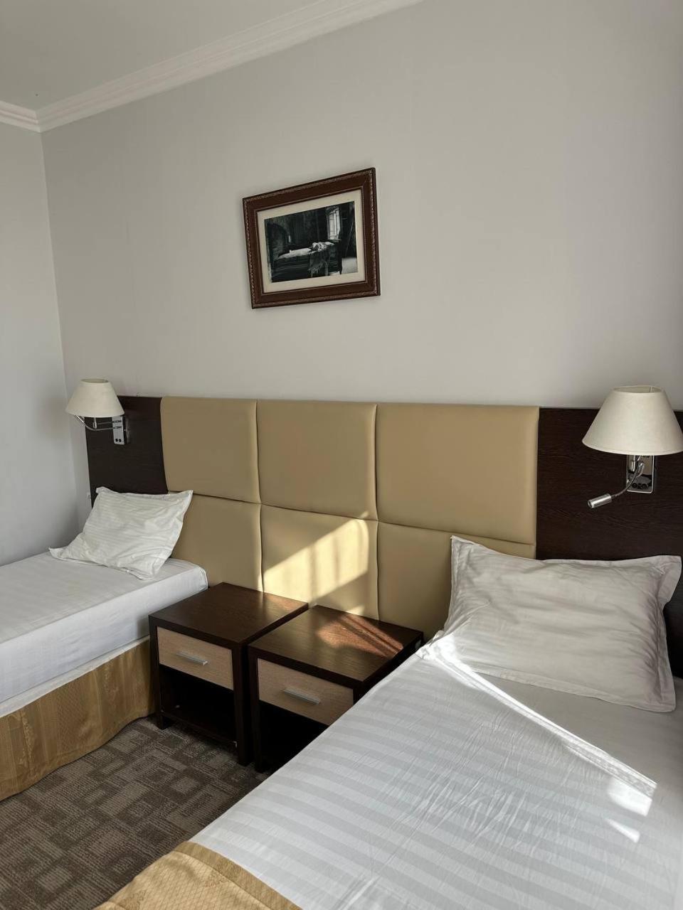 Tanzharyk Hotel Aktobe Exterior photo